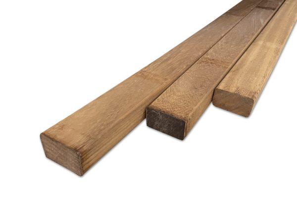Hardhouten balk 43x68 mm. Bouwie heeft een grote voorraad aan hardhout soorten regels en balken, maar ook vlonderplanken en dakbeschot. En dat alles voor outlet prijzen