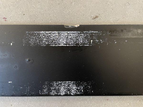 Plint 12x140mm zwart gegrond met lichte schade. Nu voor een zeer scherpe prijs bij Bouwie volop verkrijgbaar